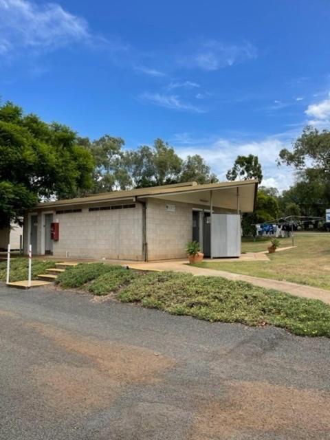 Oakridge Motel Tourist Park Oakey Exterior photo